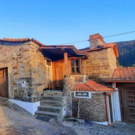 Castelinho, hotel a Raiva