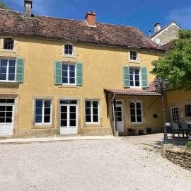 Maison de maître du 19ème siècle à la campagne, hotel v mestu Bellenod-sur-Seine