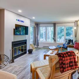 Little Sunshine, Nature retreat, 10min of mountain, hotel in Mont-Tremblant