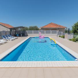 Spacious villa for 10 with a big private pool
