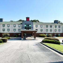 Viesnīca Ramada by Wyndham Lithia Springs Atlanta pilsētā Litiaspringsa