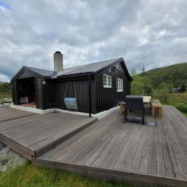 Tangen - cabin with 4 bedrooms - great nature, khách sạn ở Norheimsund