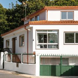 Casa Bella Lalin- 4 Double bedroom Galician Country Home!: Lalín'de bir otel