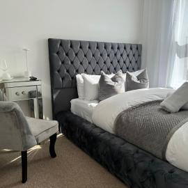 The smaller new refurbished ensuite room 5min from beach parking in Guest house, hotel a Bournemouth