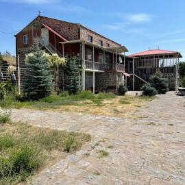Zoratc QARER, hotel in Sisian
