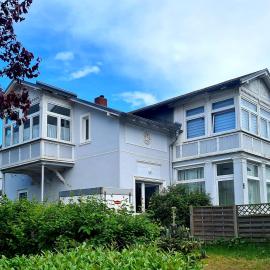 Villa West