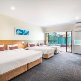 Nightcap at High Flyer Hotel, hotel a Bankstown