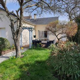 Maison de vacances familiale, hotel in Ouistreham