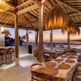 Sunset House Ceningan, 10 person beachview private villa
