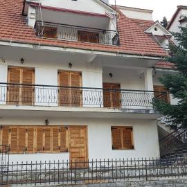 Sfiris Resort, hotel Eláti Trikálonban