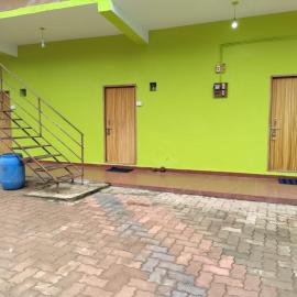 KUKKE GUEST ROOM، فندق في Subrahmanya