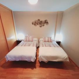 Apartamento centrico para 3 con Wifi y garaje โรงแรมในTudela de Duero