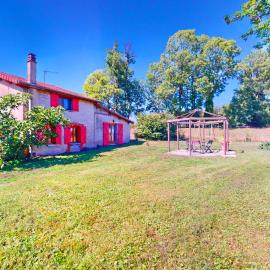 Calme et chaleureux gîte de campagne., hotel in Voiteur