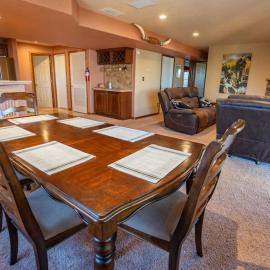 Bear Creek Lodge - Spa - Fire Table - 3min to Trails, hotel in Colorado Springs