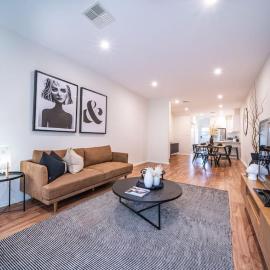 Black Oak at Brompton – Contemporary Parkside Stay