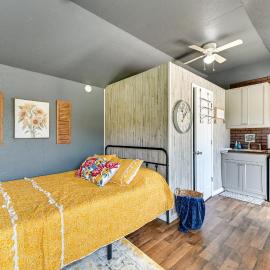 Brownsville Studio Cottage - Walk to Mammoth Cave!, viešbutis mieste Brownsville