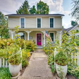 'The Porch House' Located in Historic Village, hotel u gradu Granville