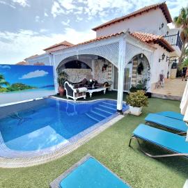 Villa Habibi Luxury 5A, ξενοδοχείο σε Chayofa