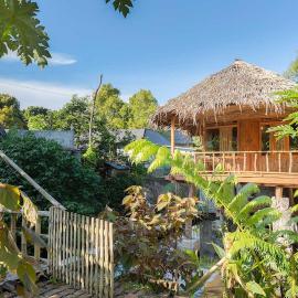 Onong's Homestay & Cafe, hotell sihtkohas Tomohon