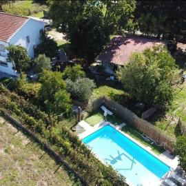 Casa campo con piscina La Arboleda, hotel i Amoeiro