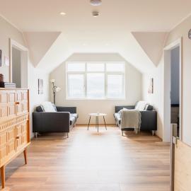 LL Properties - Big House With a View, hotel in Akureyri