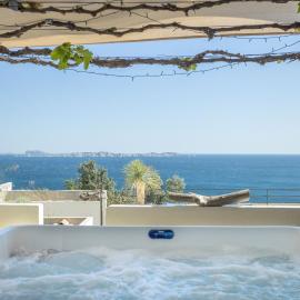 LES SUITES LOVE 3 SPA VUE MER PISCINe, hotel em Marselha