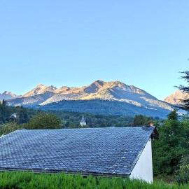 Cozy Appartement avec vue sur montagne、Bourispのホテル