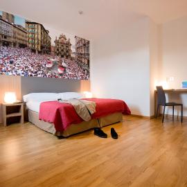 IRAIPE Pamplona Hostal Auto Check-in, hotel in Pamplona