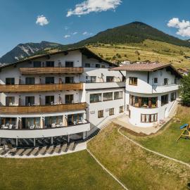 Hotel Edelweiss Superior, hotel en Nauders