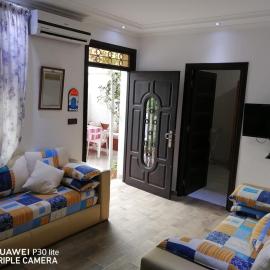 Lovely house with garden, hotel u gradu Martil