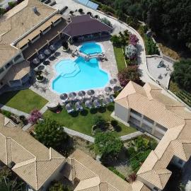 Karavostasi Beach Hotel, מלון בפרדיקה