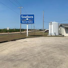 Southern Inns And Suites now offering RV Spaces for rent, hotel di Yorktown