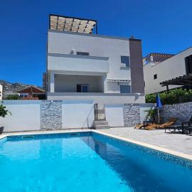 Villa Silver