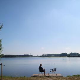 Lakeview villa with swimming and fishing pier, Hotel in Simonshaven