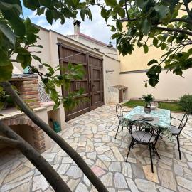 Angela House, hotell i Teulada