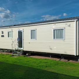 Summer Breeze Getaway, West Sands