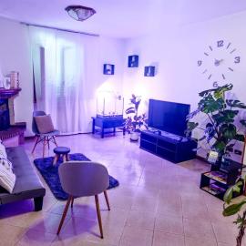Charlie's Home Arezzo-Appartamento-B&B Arezzo con Parcheggio privato- Arezzo Città del Natale 2023 - Centro Arezzo Fiere e Congressi- Mercatini Natale Arezzo Casa di Babbo Natale e Villaggio Tirolese 2023 โรงแรมในอาเรซโซ