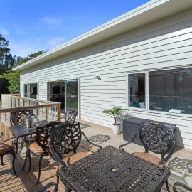 The Whitehouse - Lepperton Holiday Home, hotell sihtkohas New Plymouth
