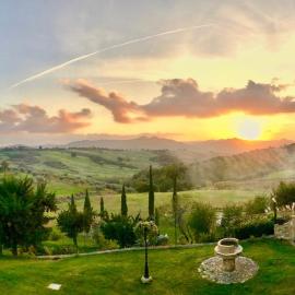 Agriturismo San Tommaso: Pomarance'de bir otel