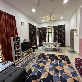 Azzahra Homestay Pekan with 3 Bedrooms fully airconditioner