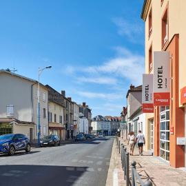 Viesnīca Originals Boutique, Hôtel Larivaut, Puy-Guillaume pilsētā Puy-Guillaume