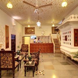 Hotel Darbargarh A Unit of Khamma Ghani A Boutique Hotel، فندق في أودايبور