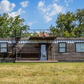 New Luxury Shipping Container, hotel v destinácii Bellmead