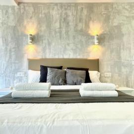 WHITE DREAM Near the Sea 3bed by Solrentspain