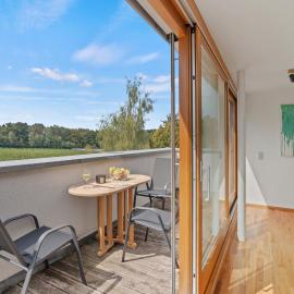 LOFT Bodensee an den Apfelfeldern