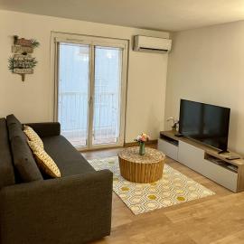 Perle rare à 250m de la plage ! Climatisé avec Parking, balcon & WiFi