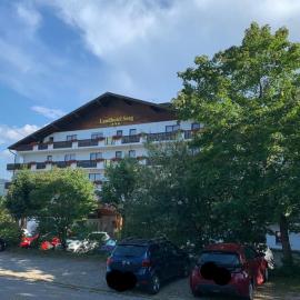 Ferienwohnung "Zirbenduft" im Landhotel Seeg、ゼークのホテル