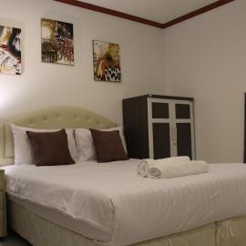 Omaya GuestHouse、パトンビーチのホテル