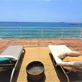 Casa Corales junto al mar en Costa Teguise，科斯塔特吉塞的飯店