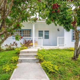 Reduit Orchard - Beautiful Home near Reduit Beach